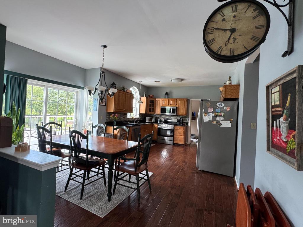 50 Hillcrest Ct