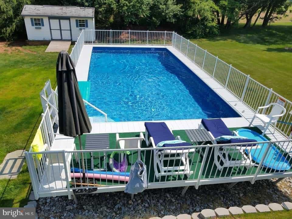 50 Hillcrest Ct