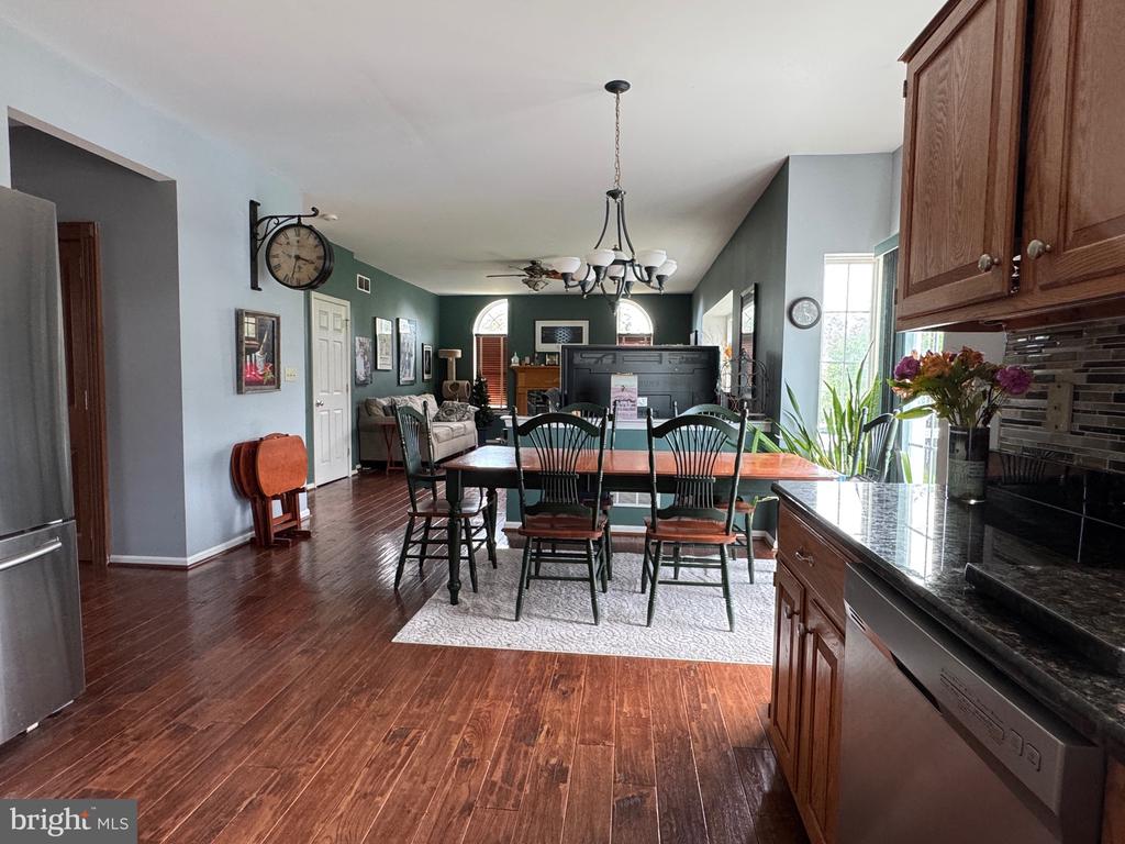 50 Hillcrest Ct
