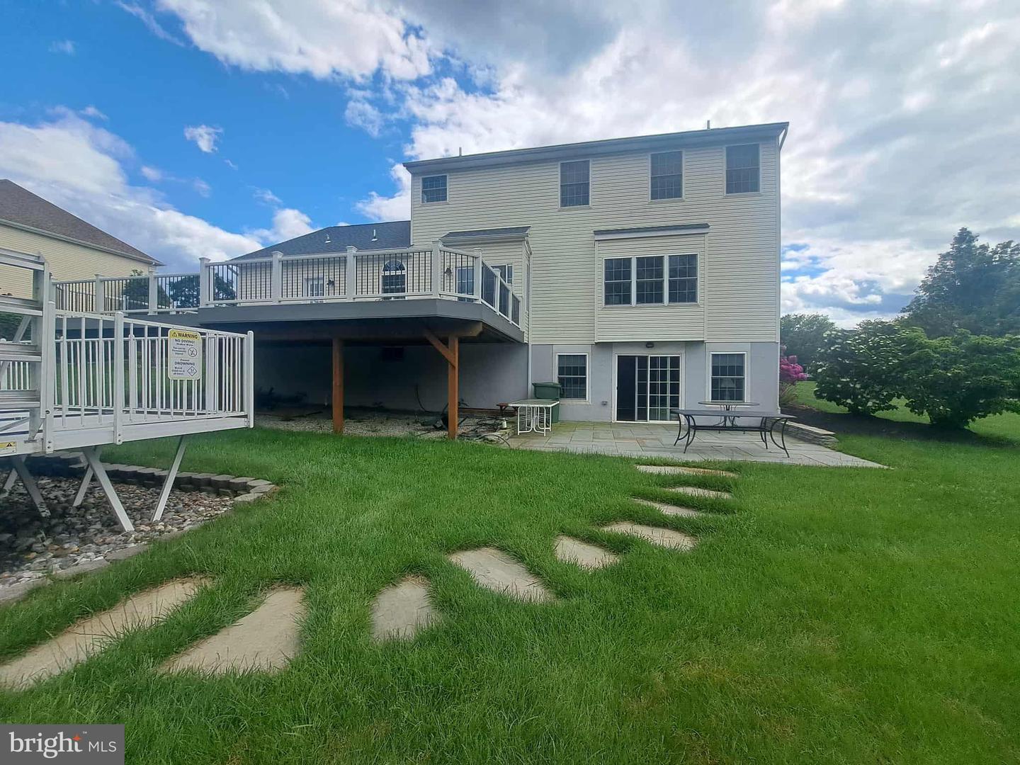 50 Hillcrest Ct