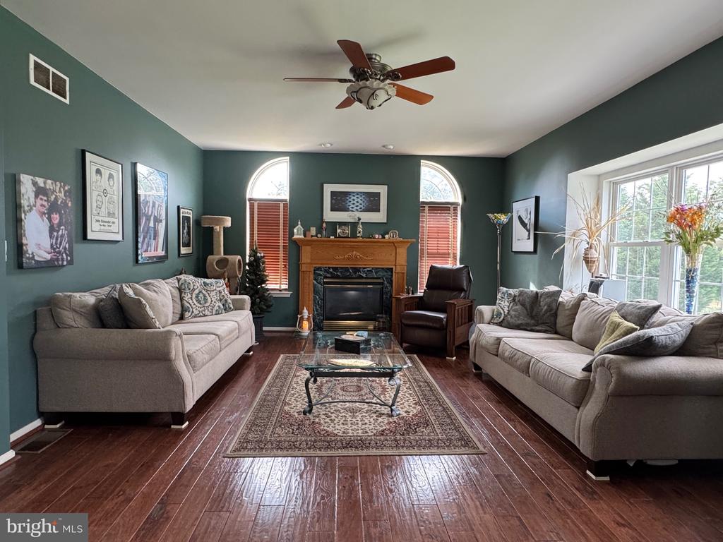 50 Hillcrest Ct