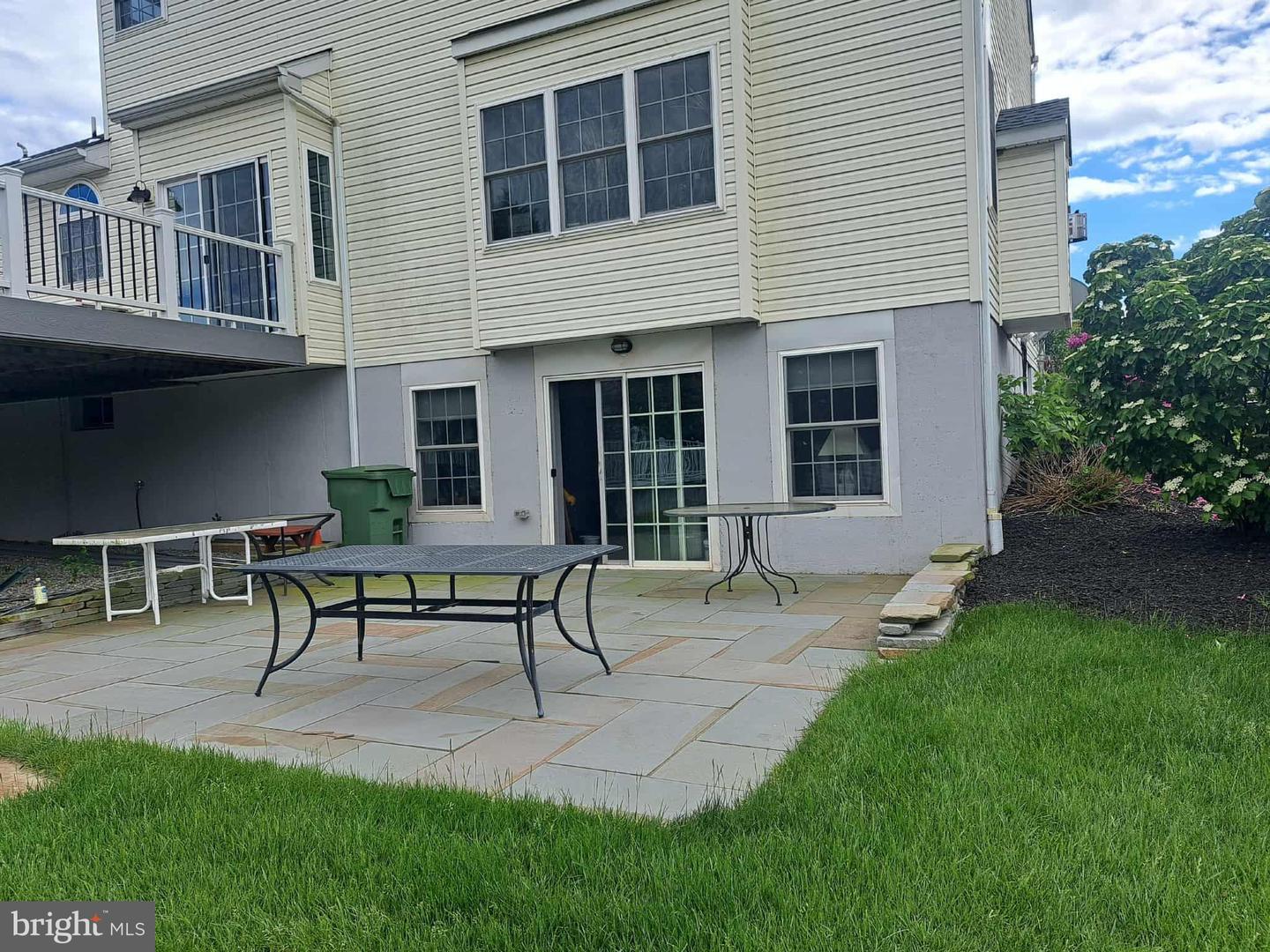 50 Hillcrest Ct