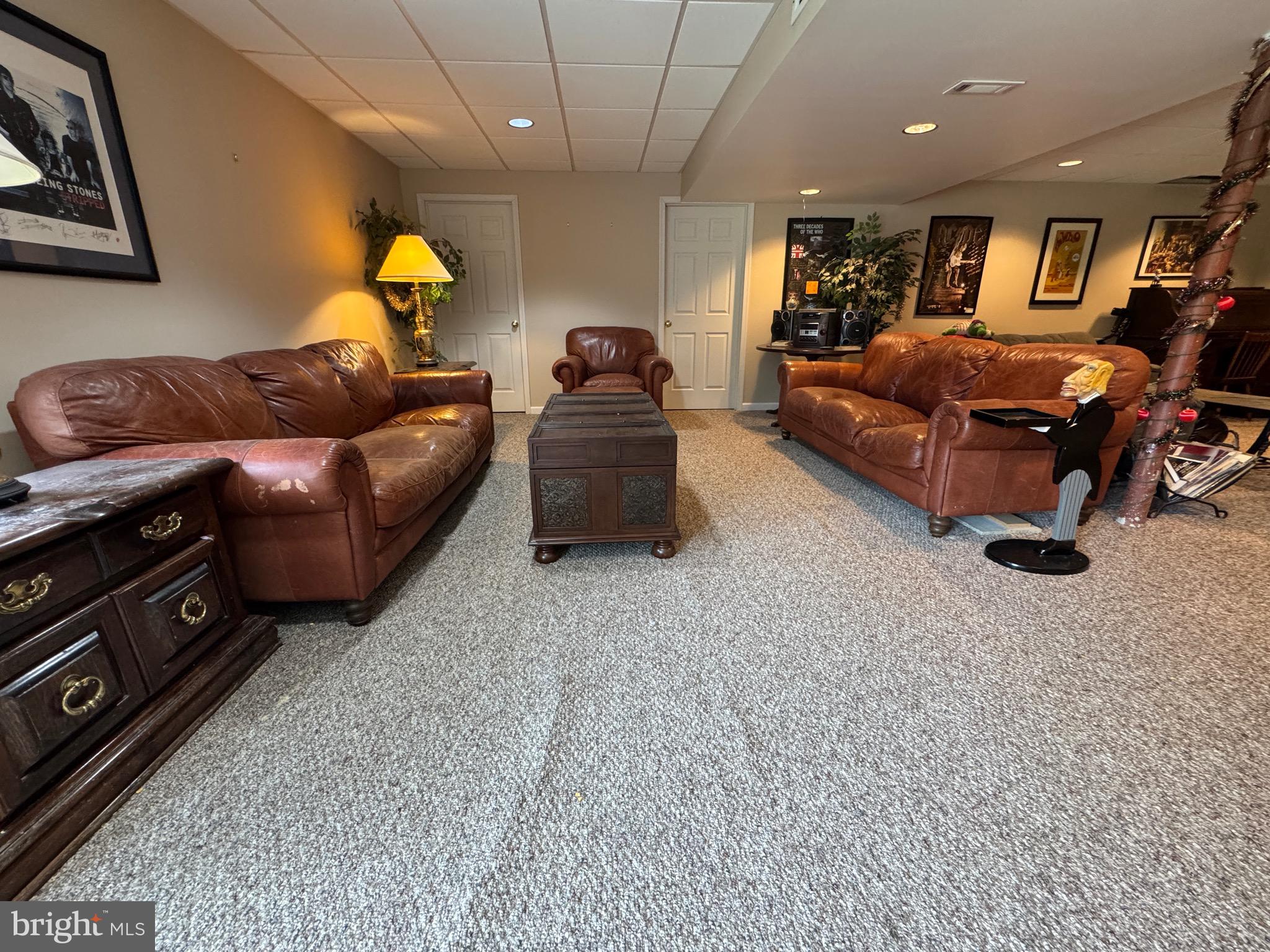 50 Hillcrest Ct