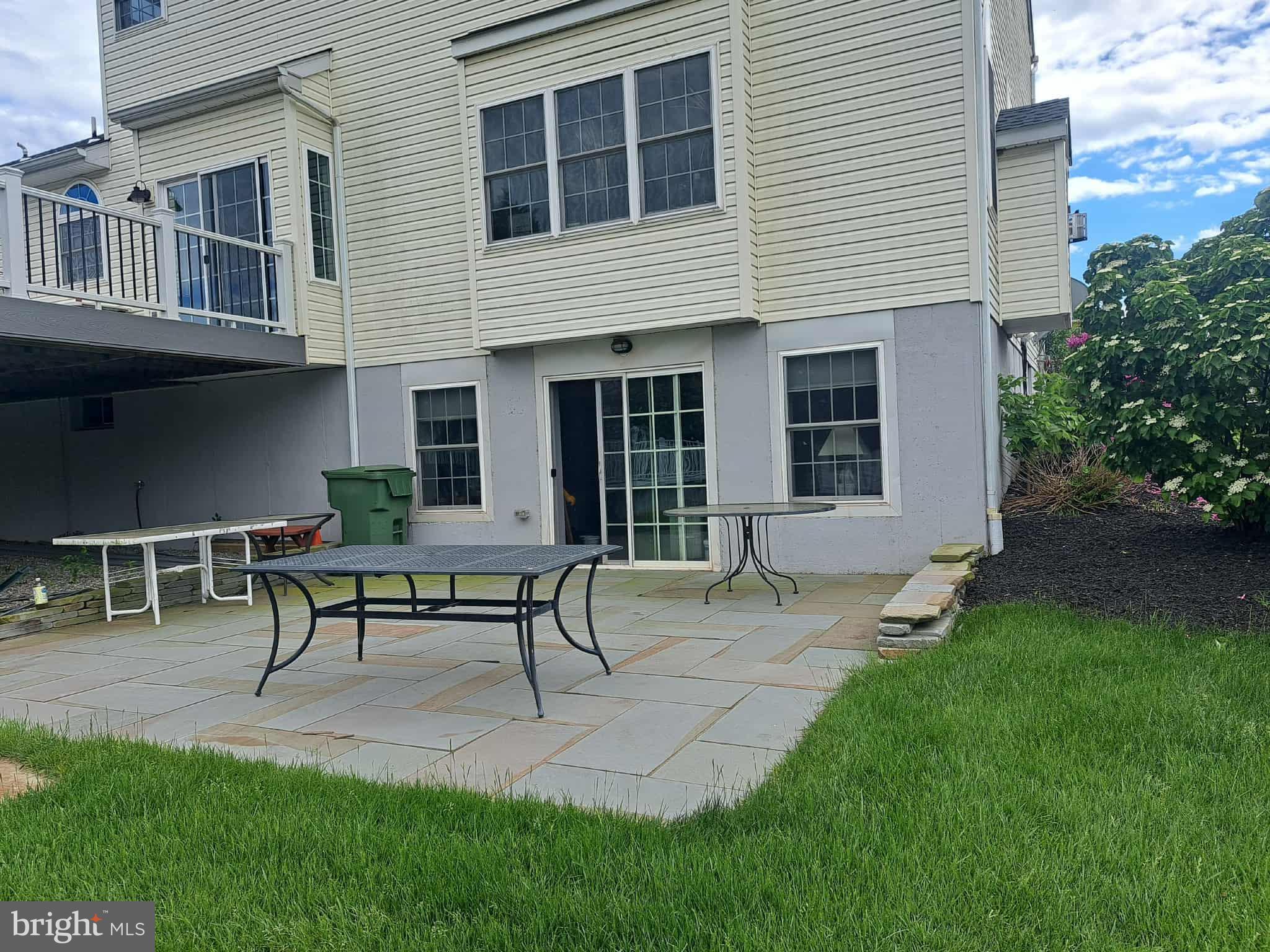 50 Hillcrest Ct