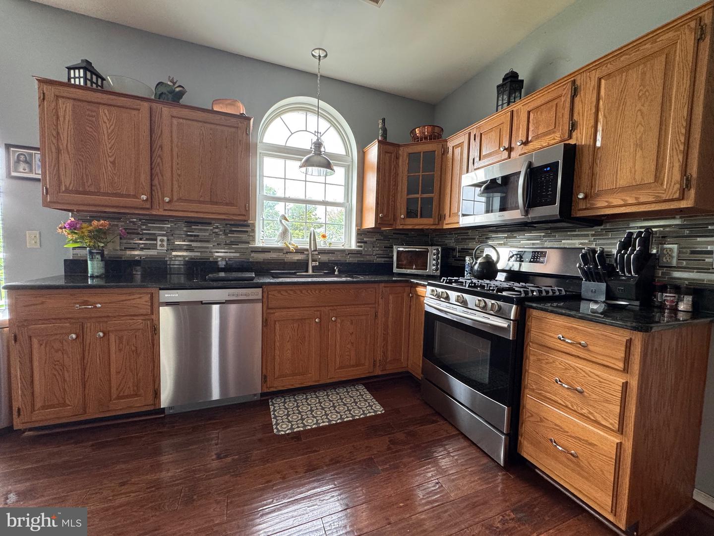 50 Hillcrest Ct