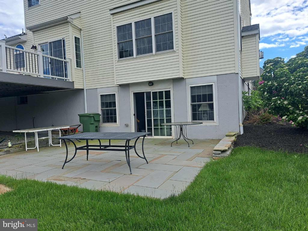 50 Hillcrest Ct