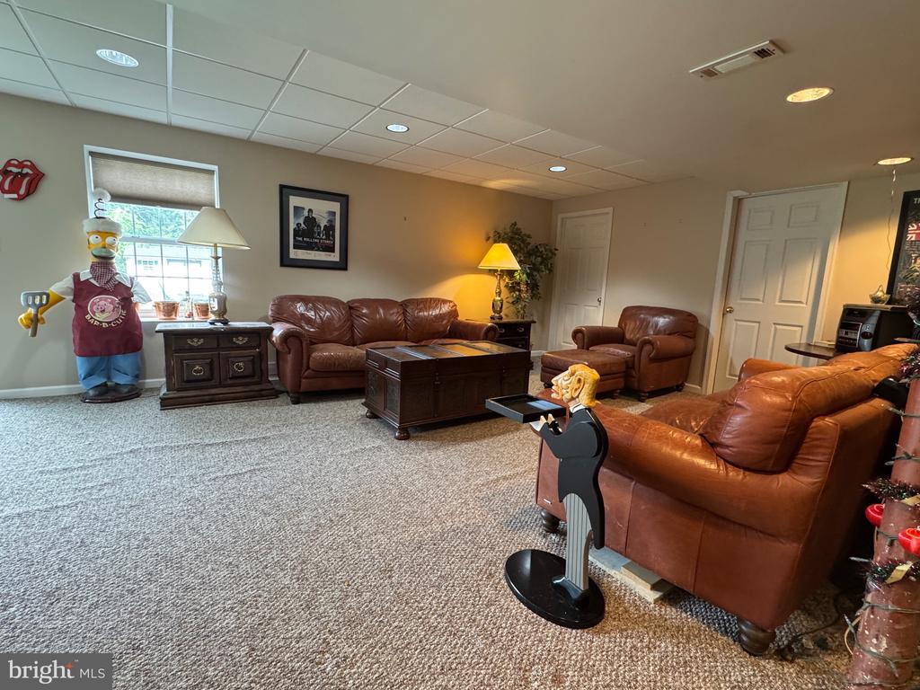 50 Hillcrest Ct