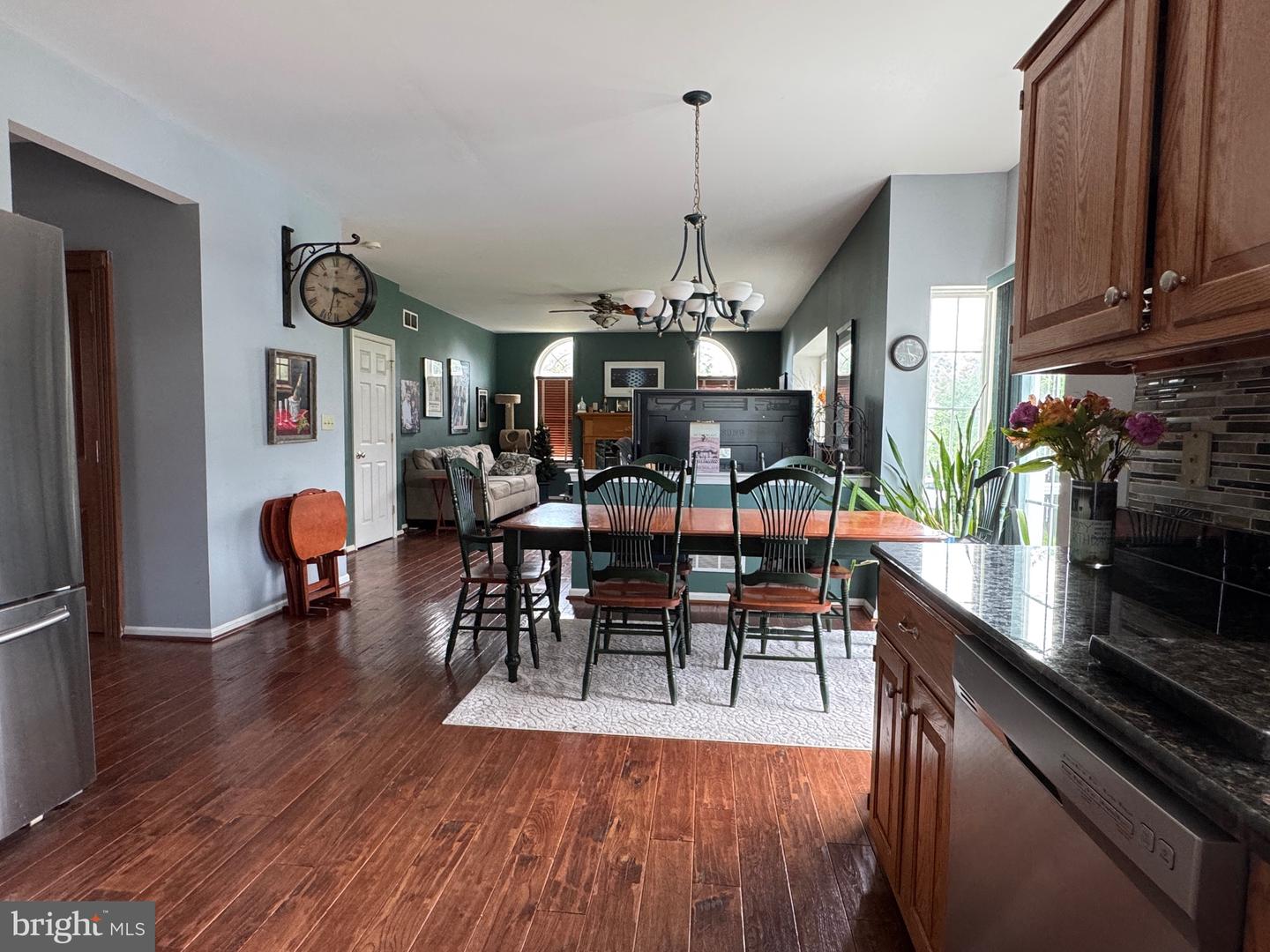 50 Hillcrest Ct