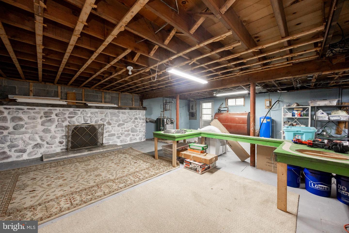1095 Mitch Rd