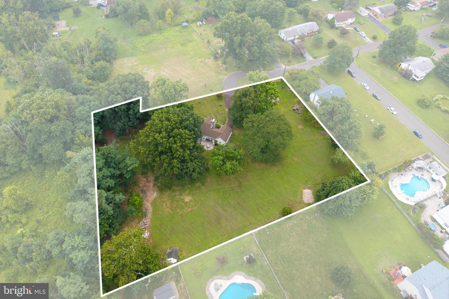 1095 Mitch Rd