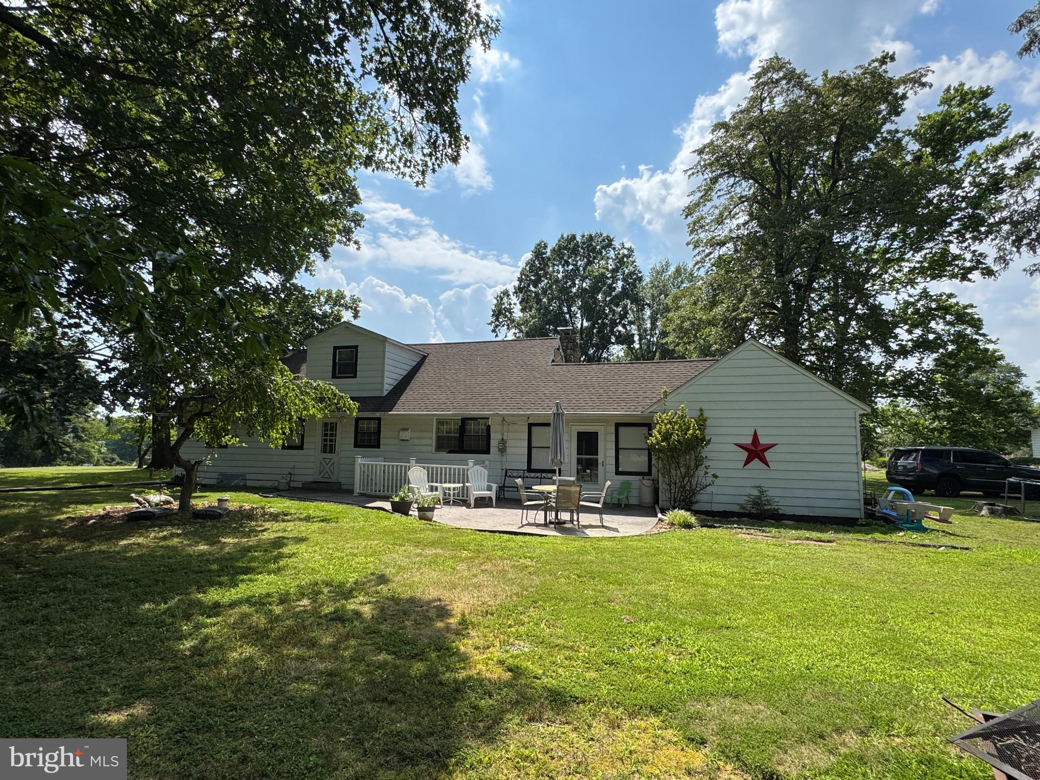 1095 Mitch Rd