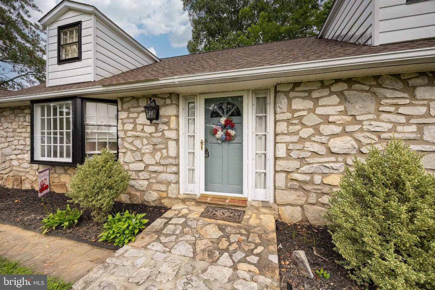 1095 Mitch Rd