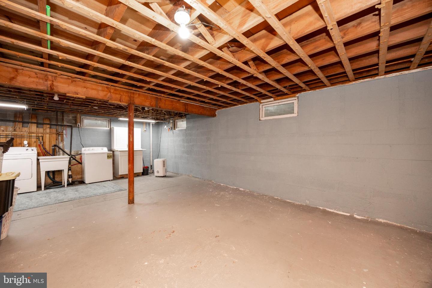 1095 Mitch Rd
