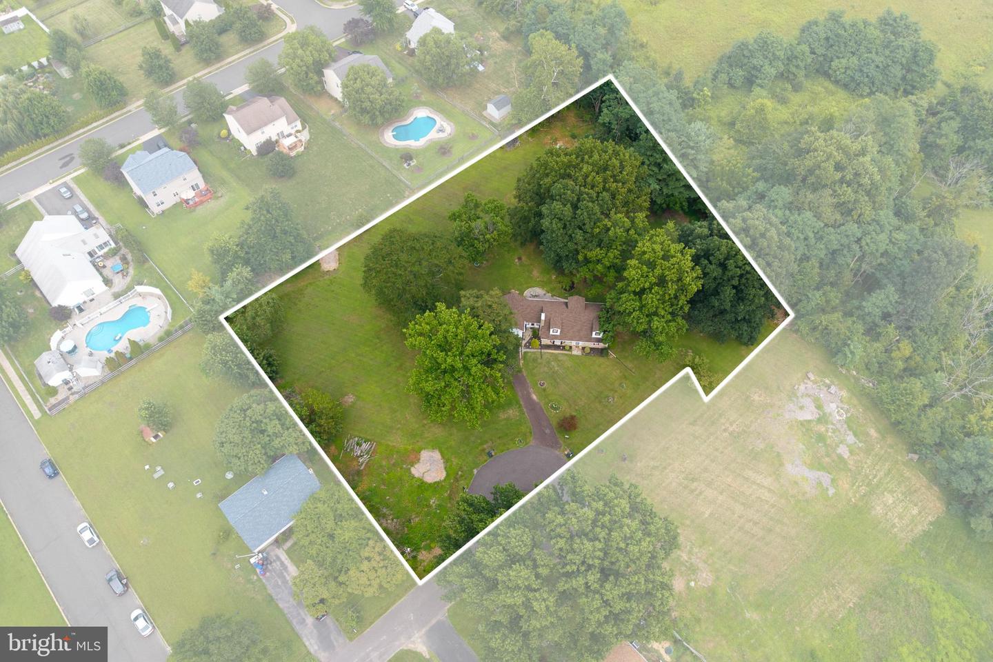 1095 Mitch Rd