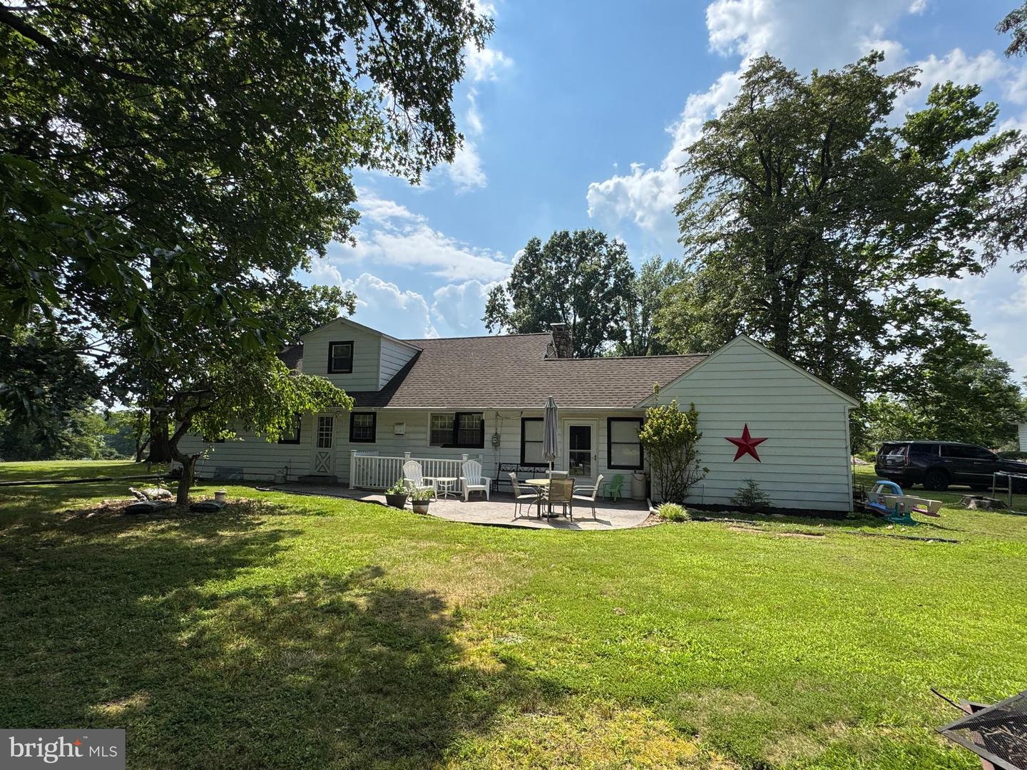 1095 Mitch Rd