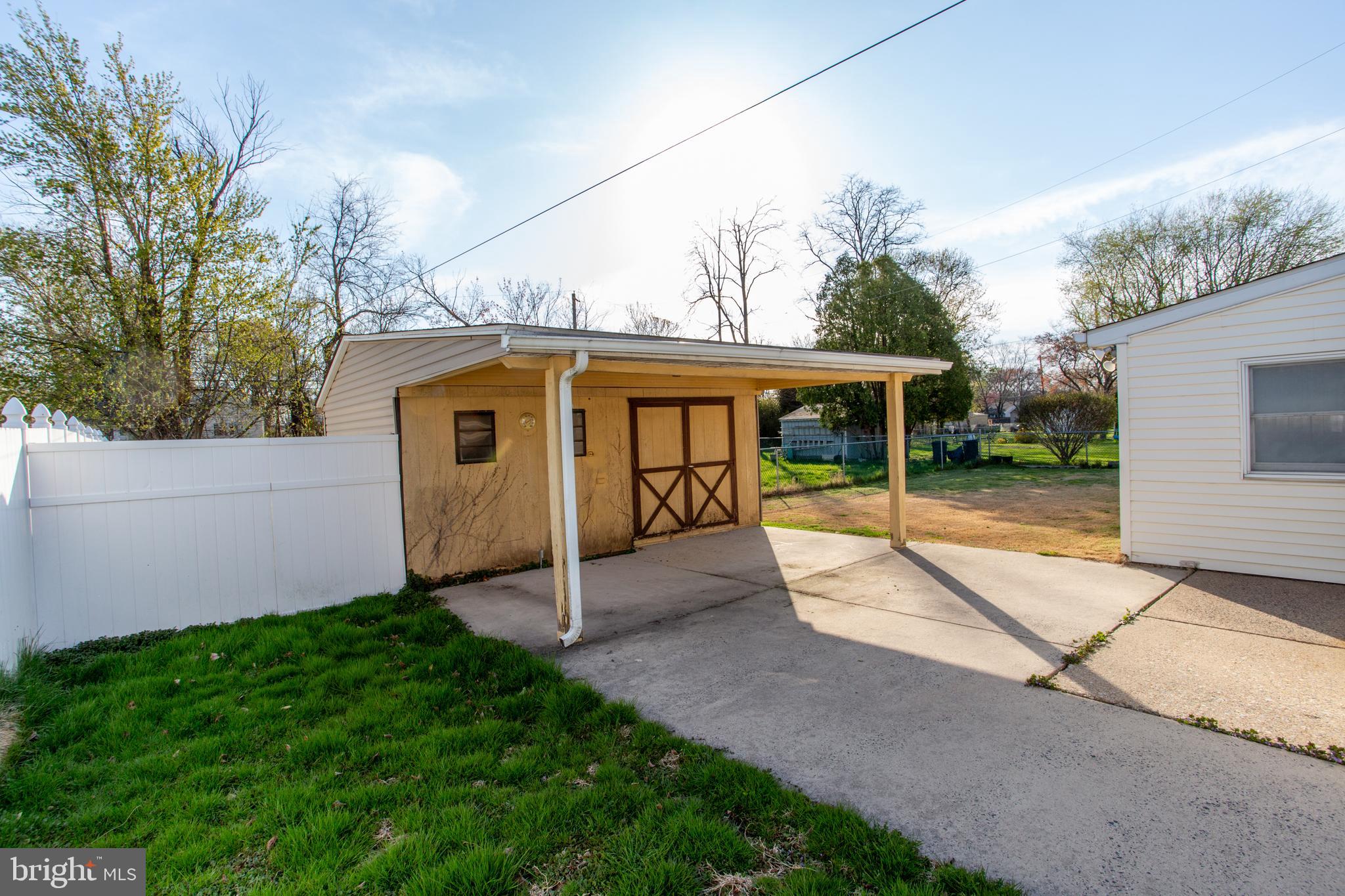 2114 CHESTNUT
