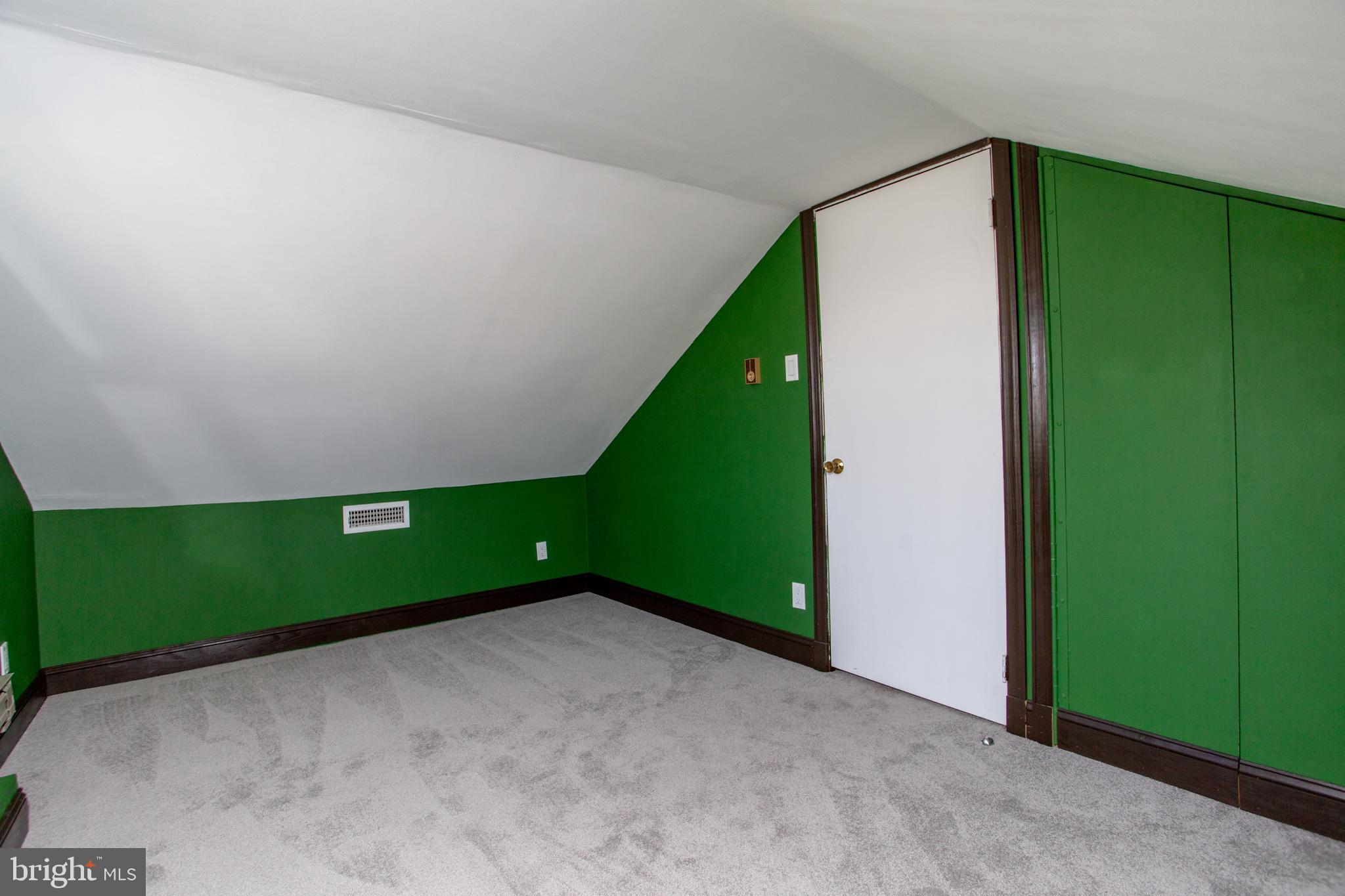 2114 CHESTNUT