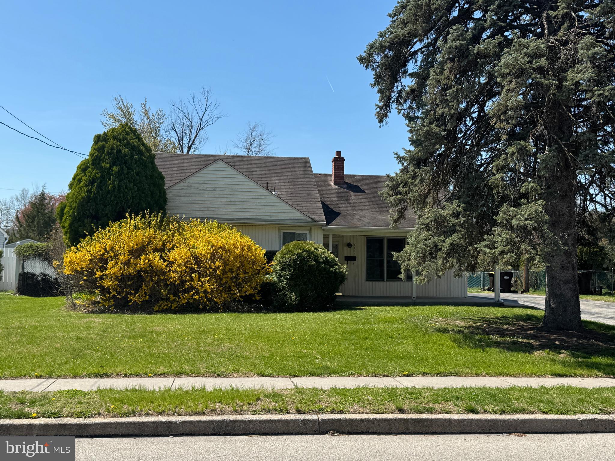 2114 CHESTNUT