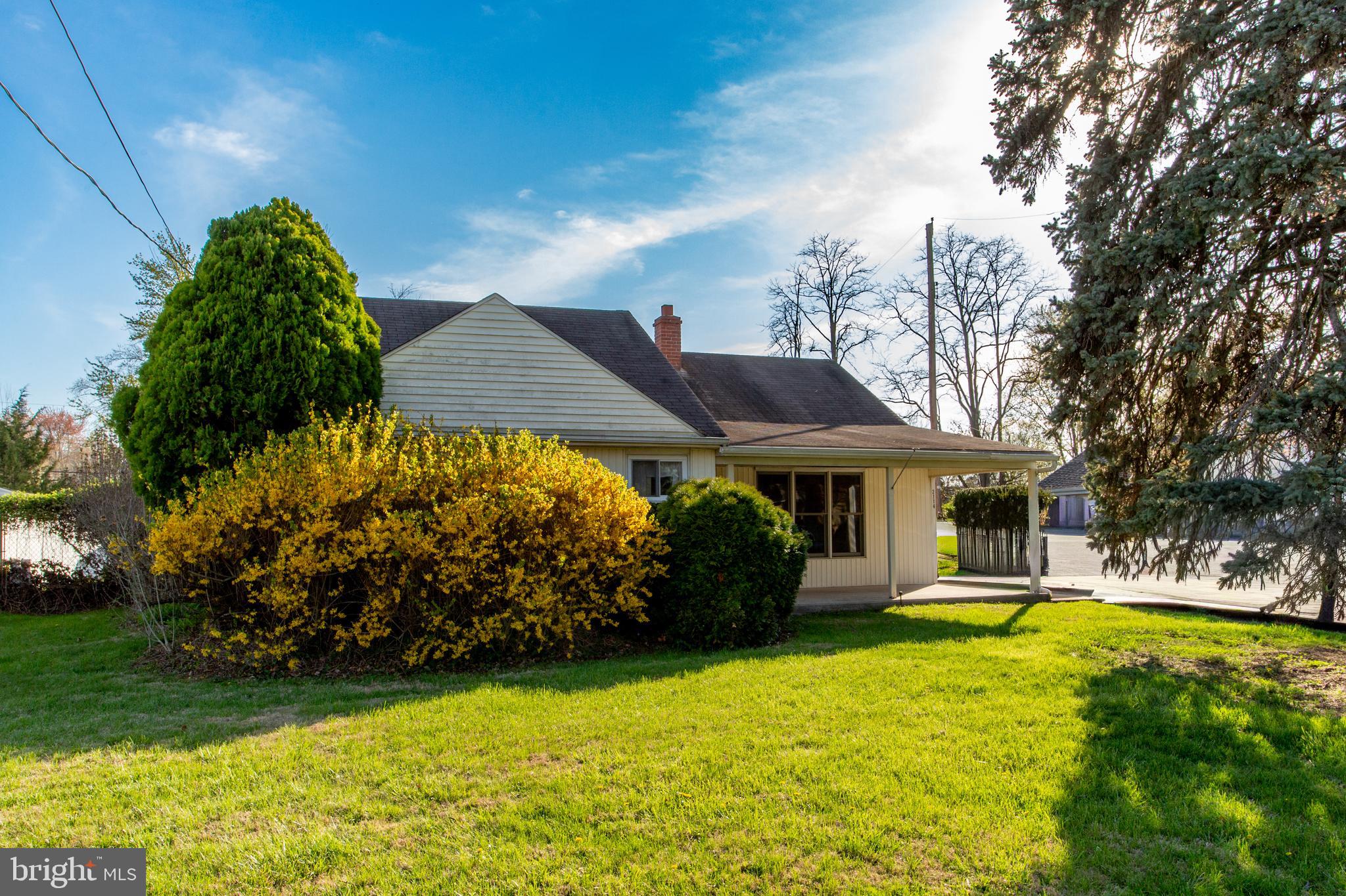 2114 CHESTNUT