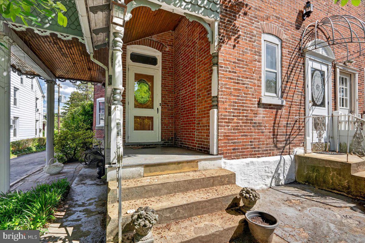 545 WALNUT STREET