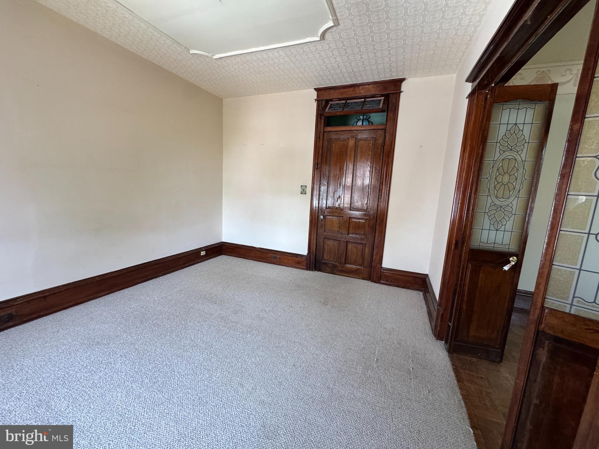 545 WALNUT STREET