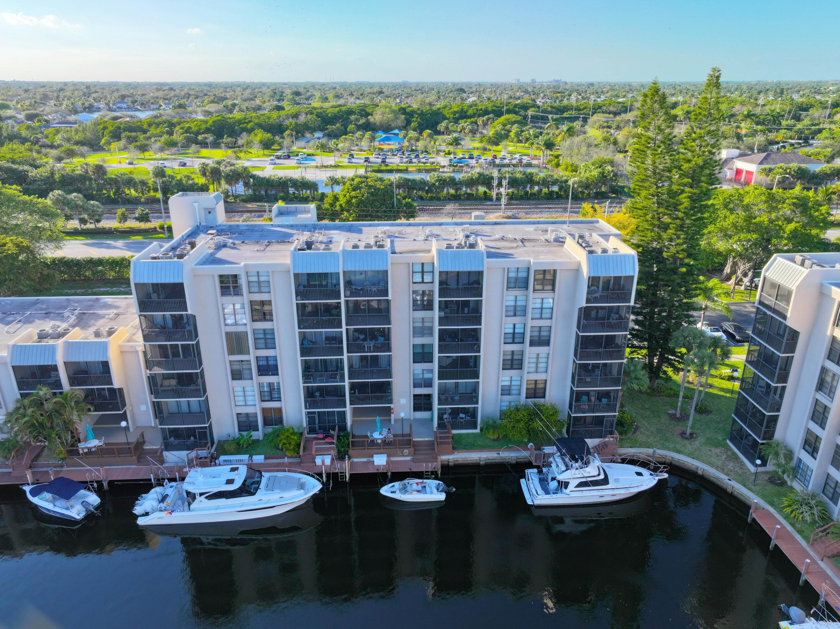 4 Royal Palm Way