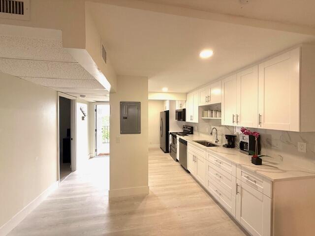4 Royal Palm Way