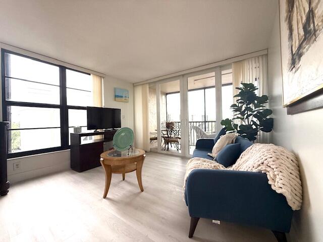 4 Royal Palm Way