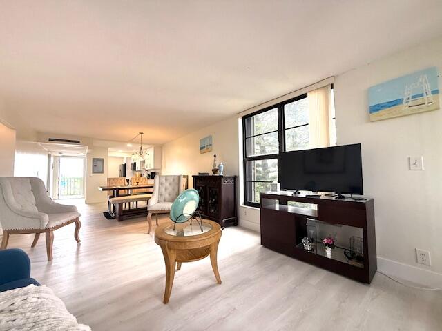 4 Royal Palm Way