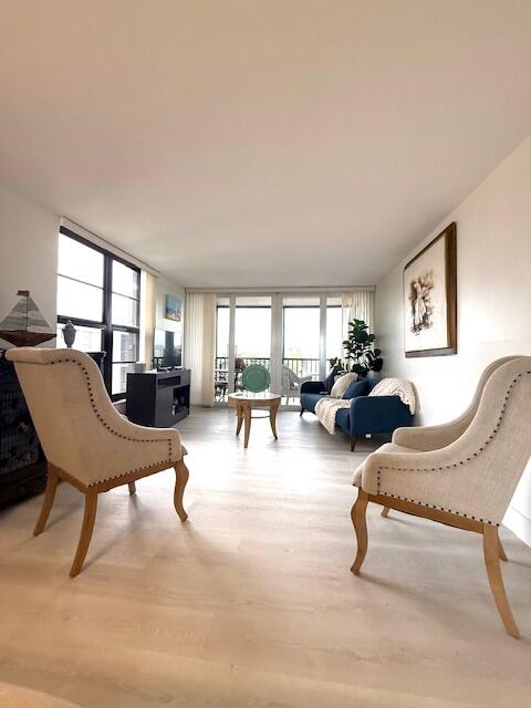 4 Royal Palm Way