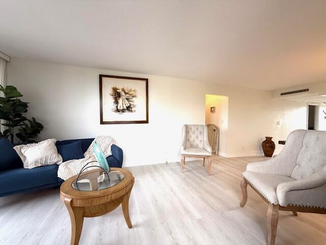 4 Royal Palm Way