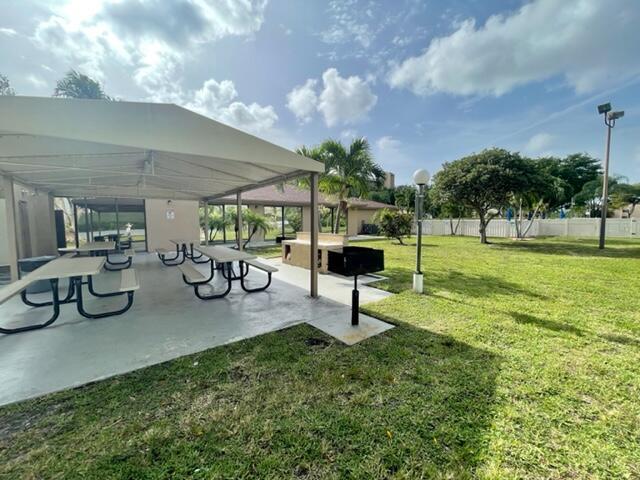 4570 NW Nw 18th Ave Avenue 303