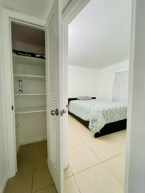 2711 N Pine Island Road 204