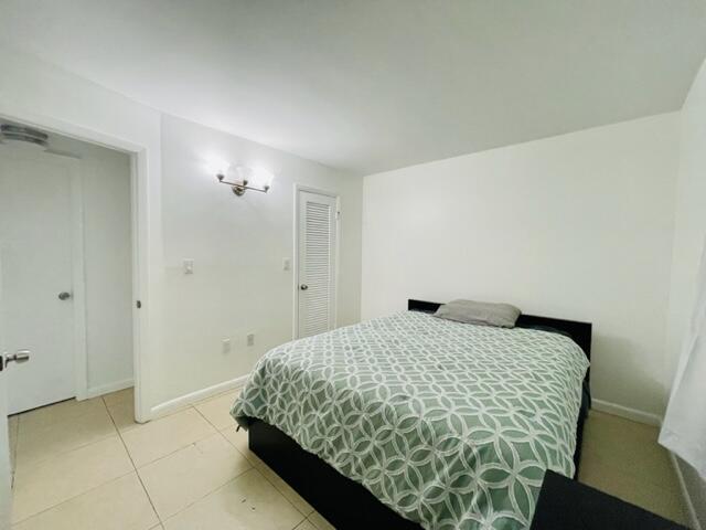 2711 N Pine Island Road 204