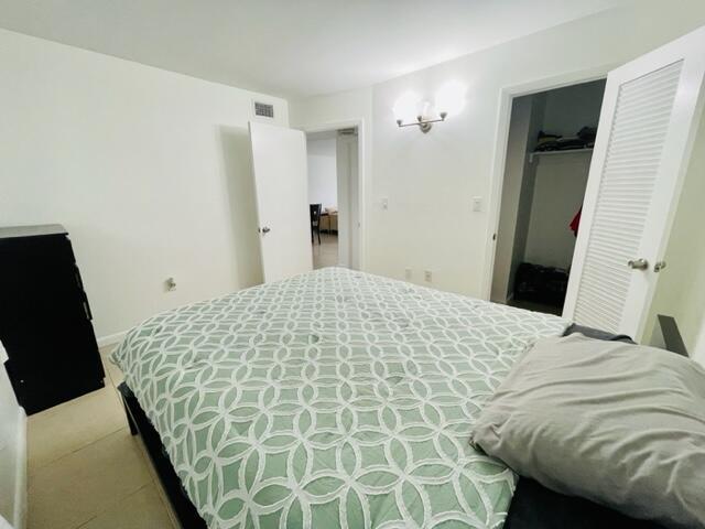2711 N Pine Island Road 204