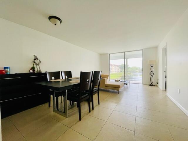 2711 N Pine Island Road 204