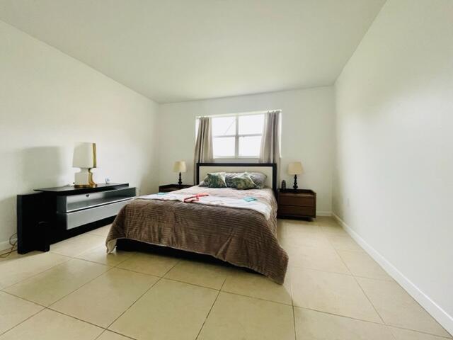 2711 N Pine Island Road 204