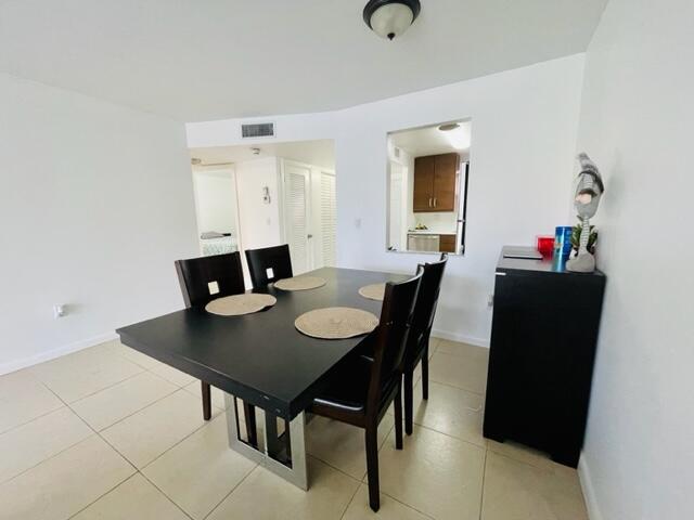 2711 N Pine Island Road 204