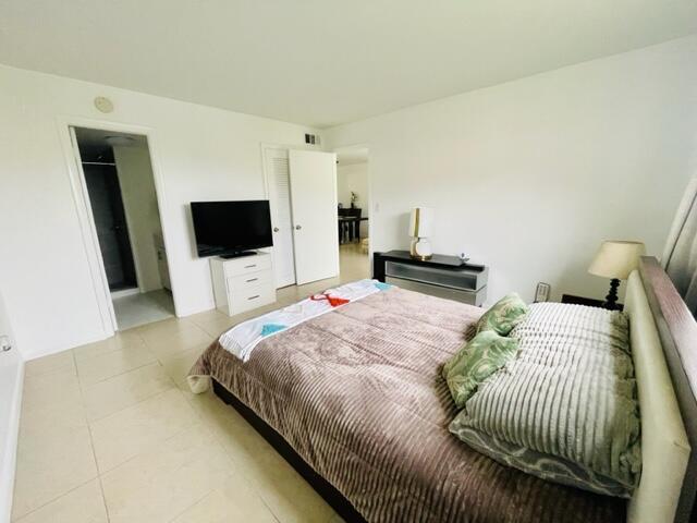 2711 N Pine Island Road 204