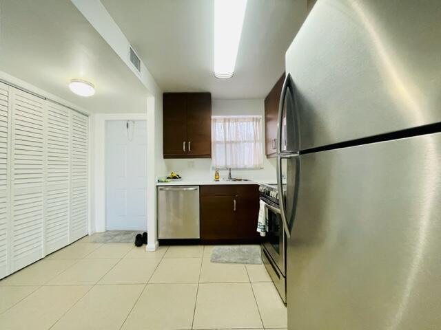 2711 N Pine Island Road 204