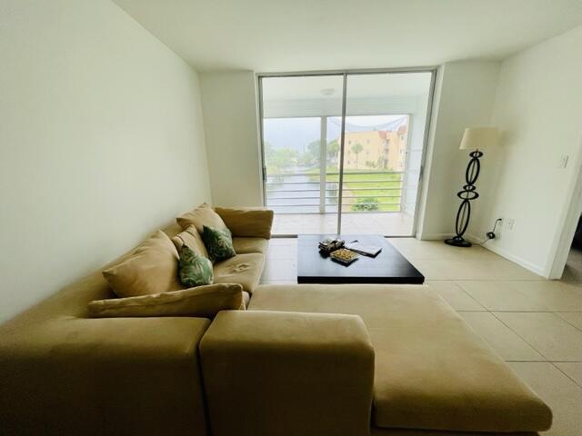 2711 N Pine Island Road 204