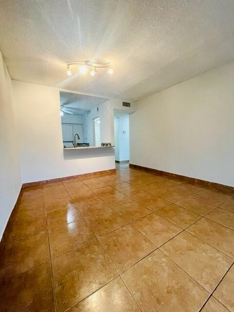 4311 Crystal Lake Dr 116