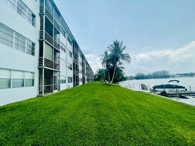 4311 Crystal Lake Dr 116