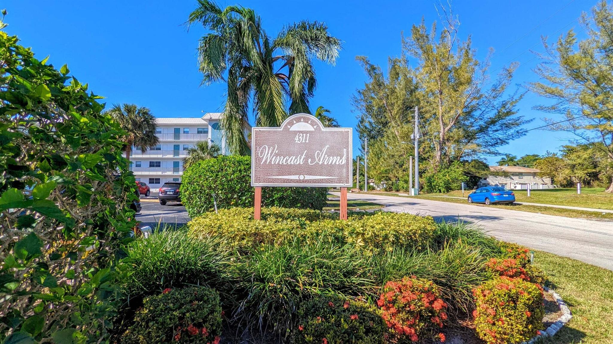 4311 Crystal Lake Dr 116