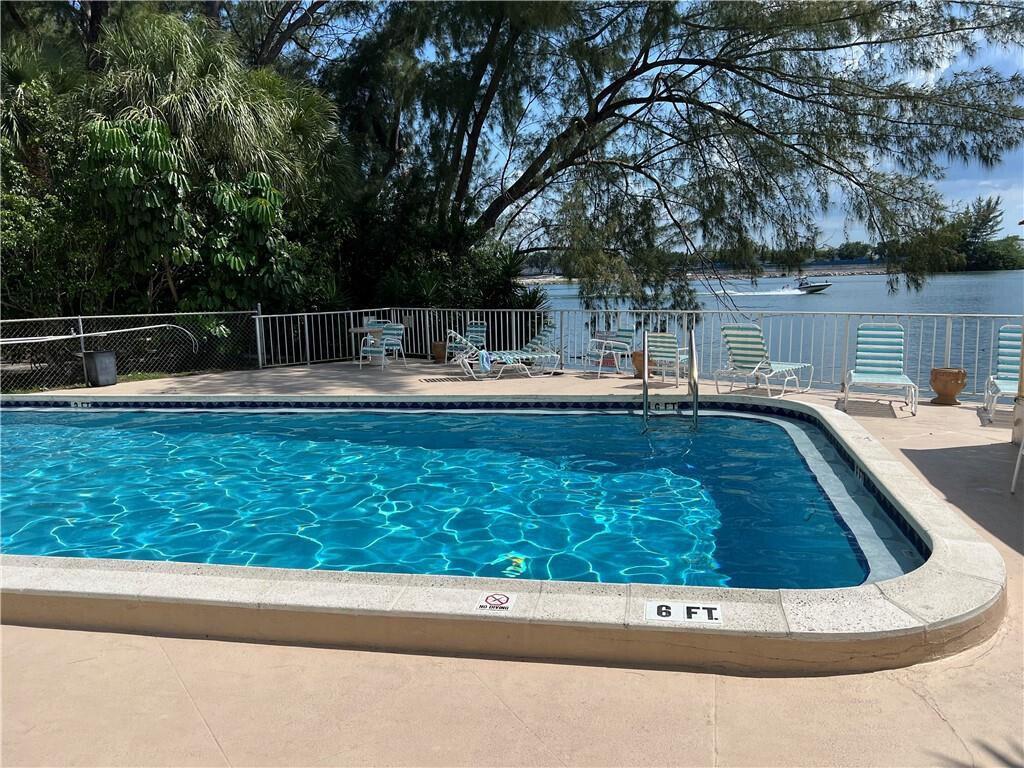 4311 Crystal Lake Dr 116