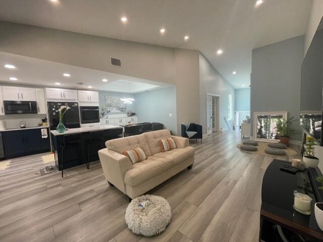 9754 Nickels Blvd 206