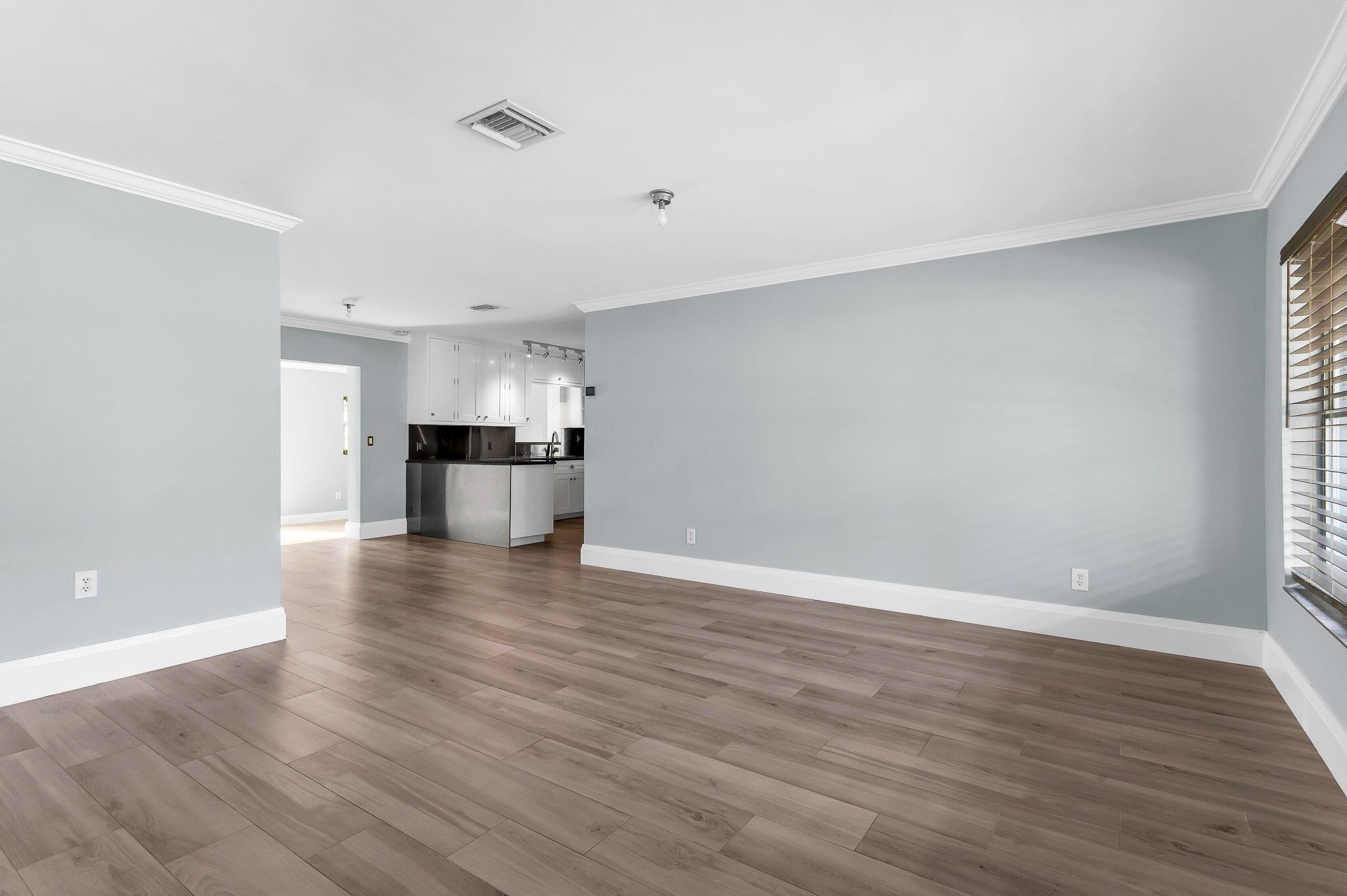 3211 NE 9th Terrace