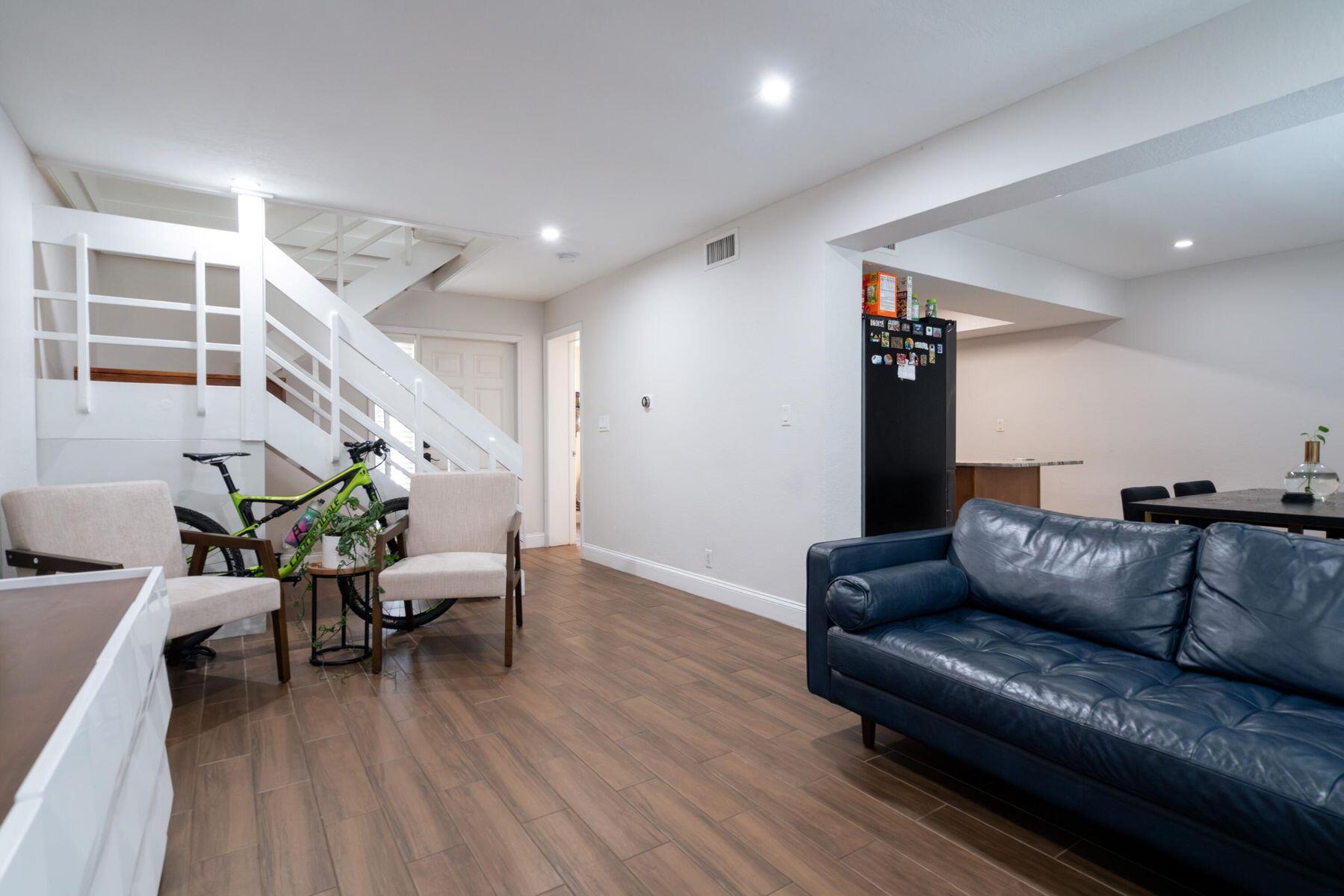 525 SW 1st Court