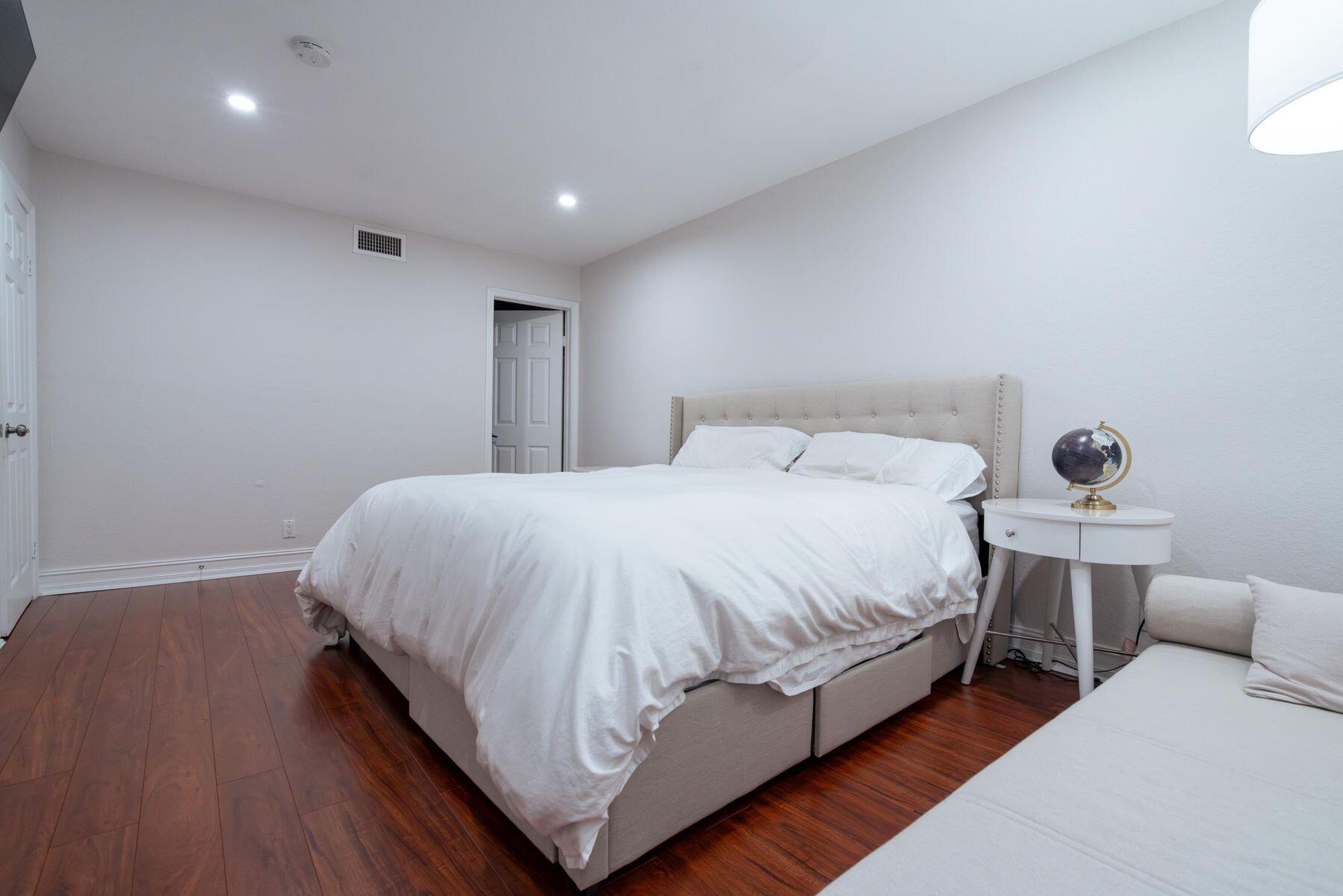 525 SW 1st Court