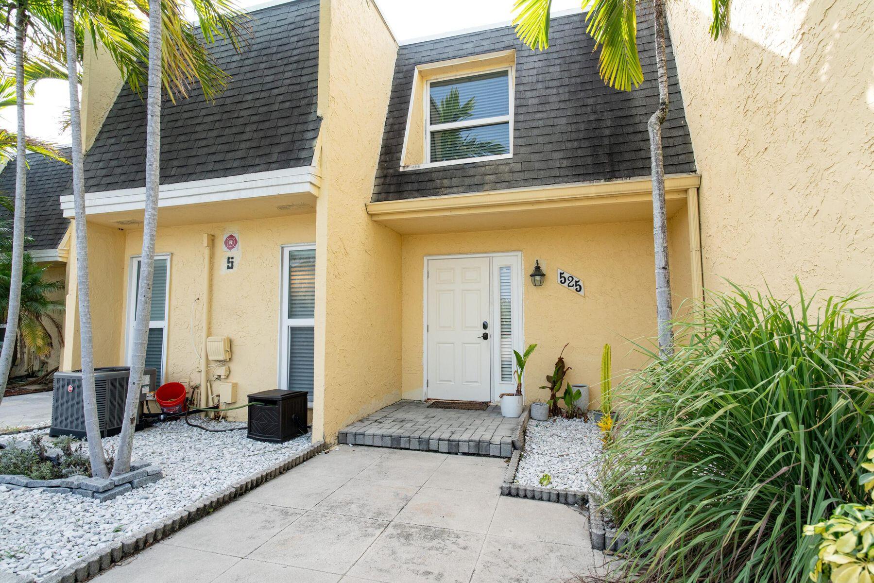 525 SW 1st Court
